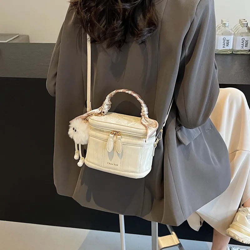 HCXK PU Vintage Shoulder Bag Crossbody Bag Portable Bucket Bag Regular Women's Ecru/Silver/Black/Pink-3