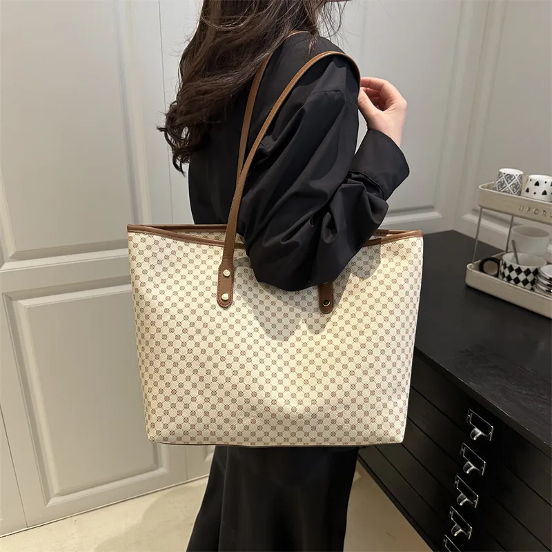 HCXK PU Shoulder Bag Regular Women's White/Black/Pink/Brown-17