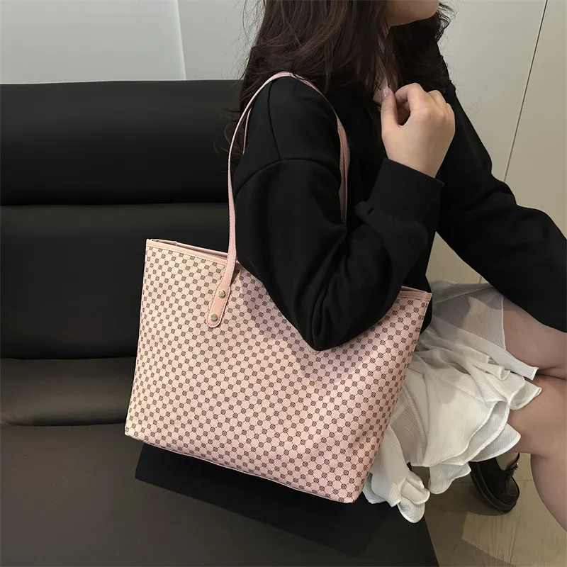 HCXK PU Shoulder Bag Regular Women's White/Black/Pink/Brown-2