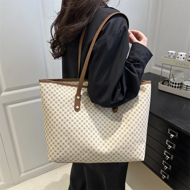 HCXK PU Shoulder Bag Regular Women's White/Black/Pink/Brown-13