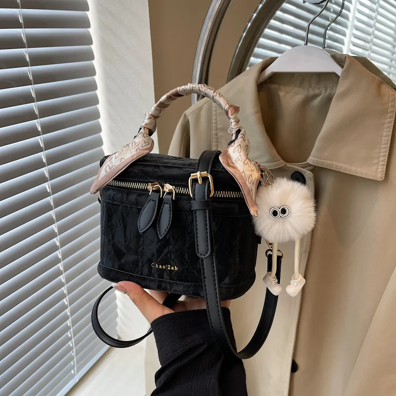 HCXK PU Vintage Shoulder Bag Crossbody Bag Portable Bucket Bag Regular Women's Ecru/Silver/Black/Pink-14