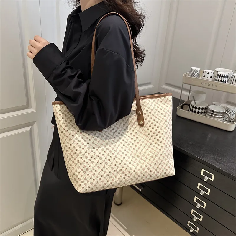 HCXK PU Shoulder Bag Regular Women's White/Black/Pink/Brown-15