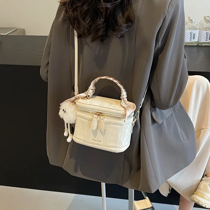 HCXK PU Vintage Shoulder Bag Crossbody Bag Portable Bucket Bag Regular Women's Ecru/Silver/Black/Pink-2