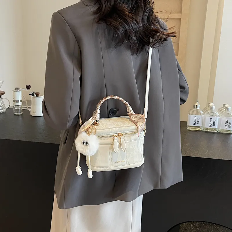 HCXK PU Vintage Shoulder Bag Crossbody Bag Portable Bucket Bag Regular Women's Ecru/Silver/Black/Pink-4