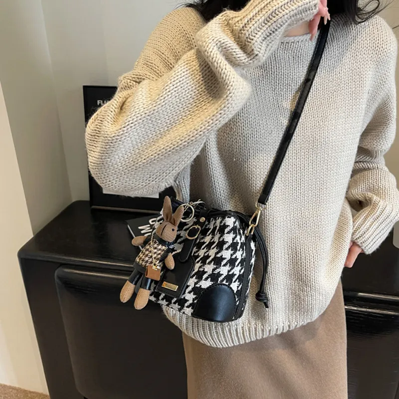 NOMK Woolen Bucket Bag Crossbody Bag Shoulder Bag Shoulder Bag Regular Women's Black/Coffee-1