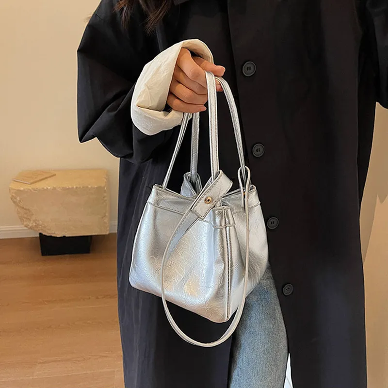PULUWIRR PU Bucket Bag Wings, Handbag, Shoulder Bag, Tote Bag, Shoulder Bag Regular Women's Black/Red/Silver-12