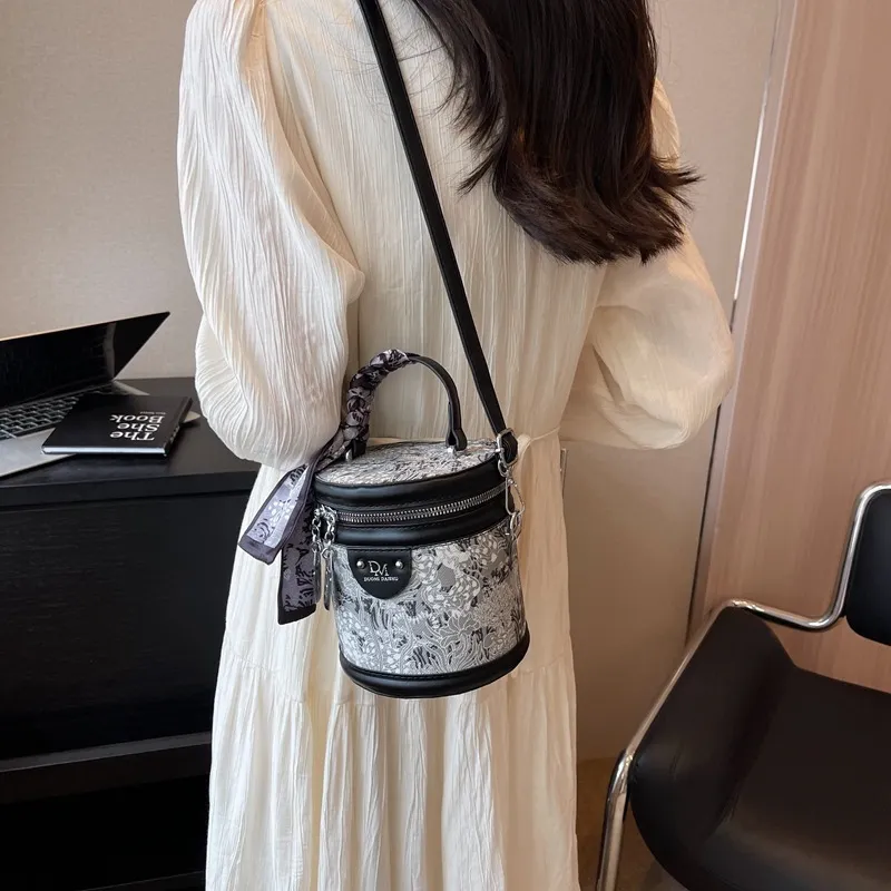 NOMK PU Shoulder Bag Crossbody Bag Handbag Bucket Bag Regular Women's Black/Gray/Pink-4