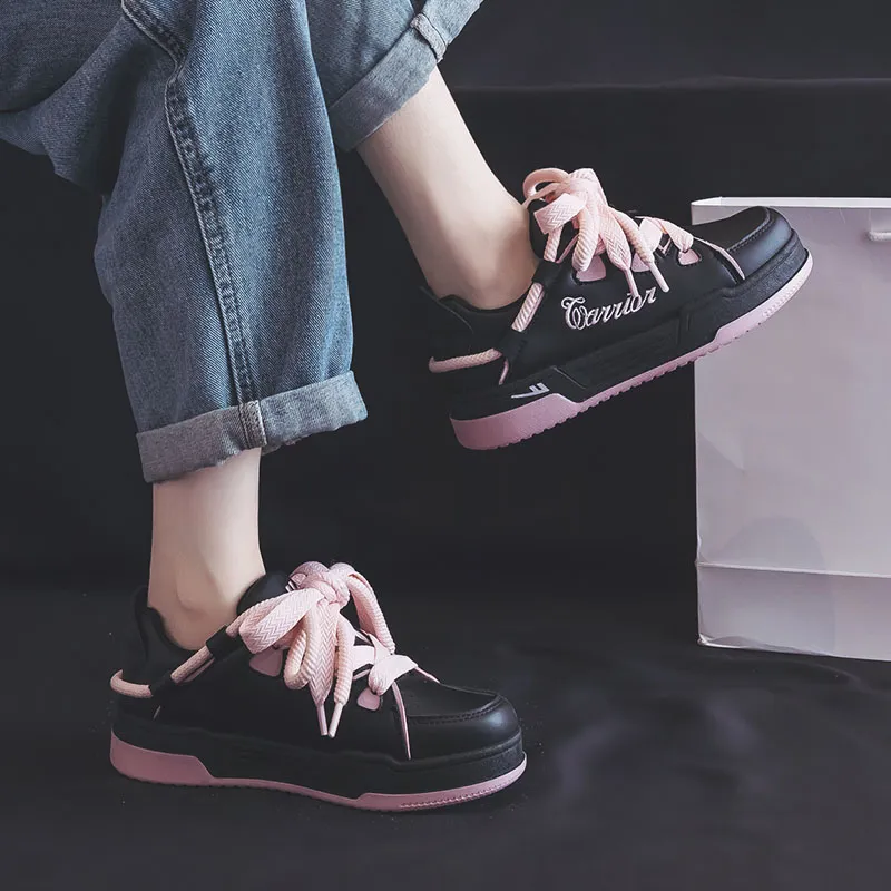 Warrior Anti Slip Wear Resistant Low Top Skateboard Shoes Women's Black Pink-5