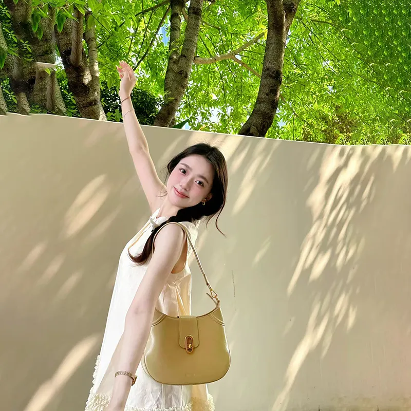 Simedin Cow Leather Shoulder Bag Trumpets Women's Sunlight Yellow/Ecru/Deep Black-3