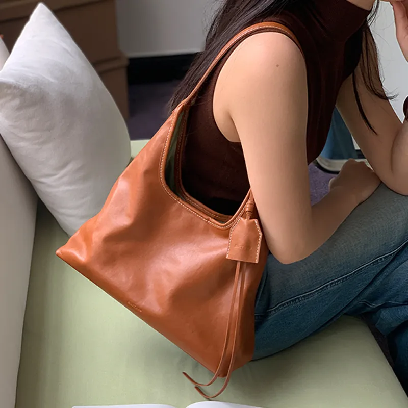 Simedin Top Grain Vegetable Tanned Cow Leather Tote Bag, Shoulder Bag Medium Size Women's Deep Black/Coffee Brown-8