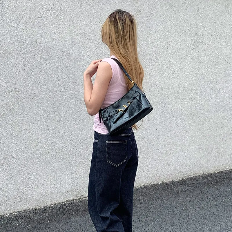 Simedin Cow Leather Shoulder Bag Medium Size Women's Ecru/Deep Black-8