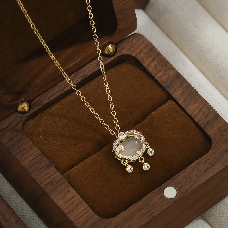 Zheng Baifu Glass Cat Eye Necklaces Women's-3