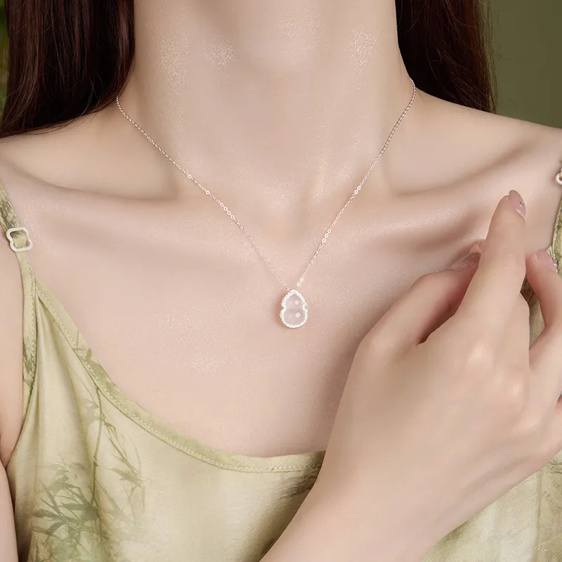 Zheng Baifu Chalcedony Necklaces Women's-1