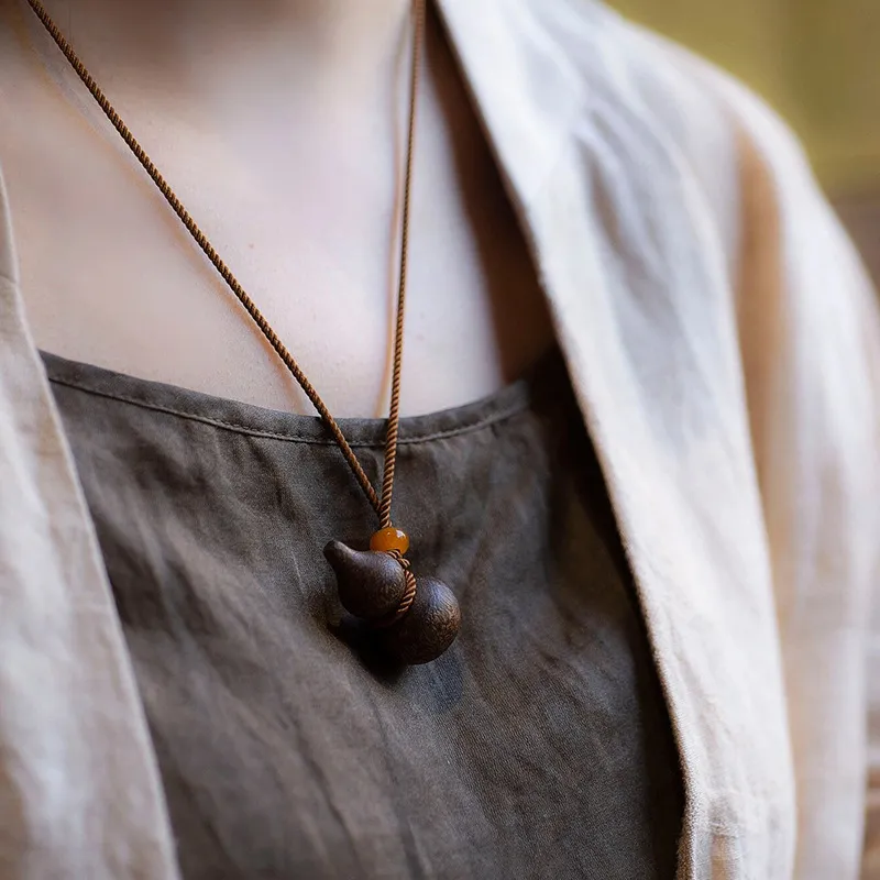 Zheng Baifu Sandalwood Necklaces Unisex-1