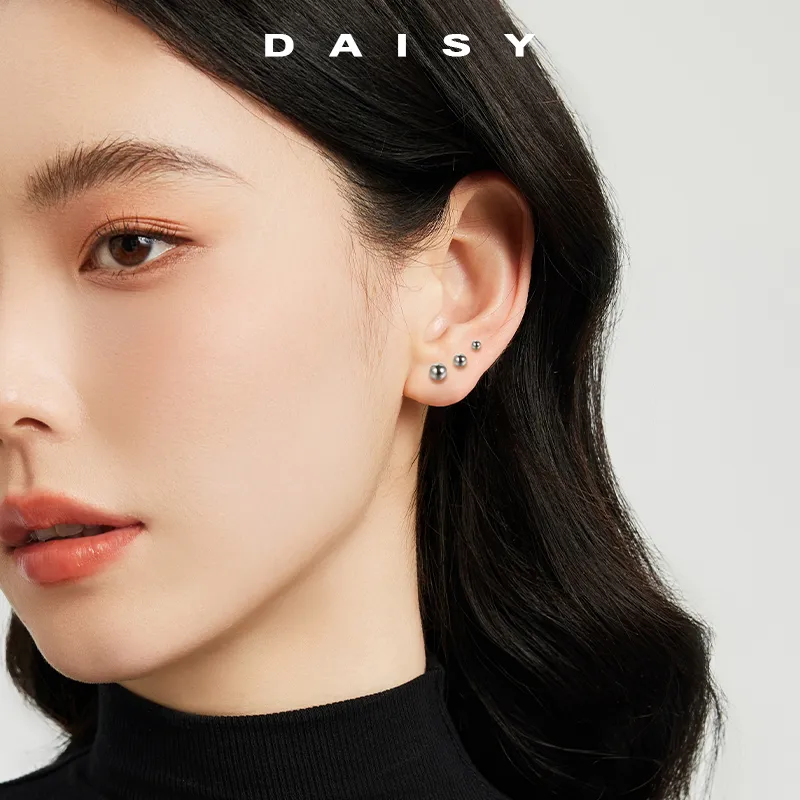 Daisy Dream Titanium Stud Earrings Unisex-3