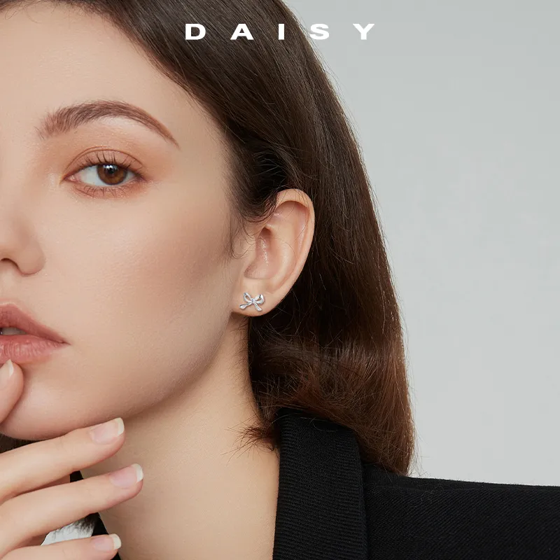 Daisy Dream 999 Fine Silver Stud Earrings Women's-1