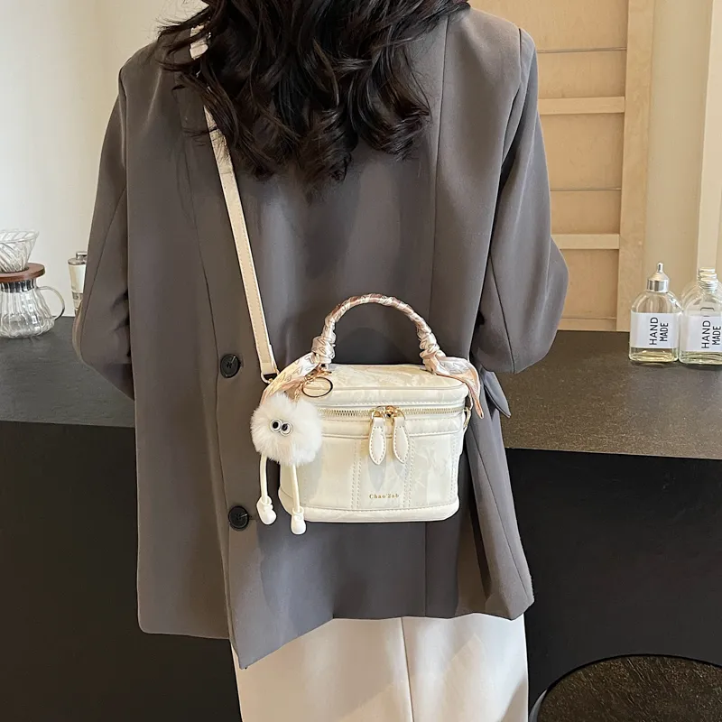 Worm's Home PU Bonded Synthetic Leather One Shoulder Handbags Regular Women's Black/Beige/Silver/Pink-3