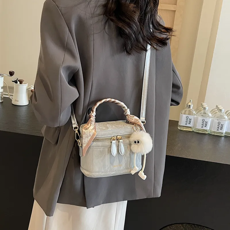 Worm's Home PU Bonded Synthetic Leather One Shoulder Handbags Regular Women's Black/Beige/Silver/Pink-6