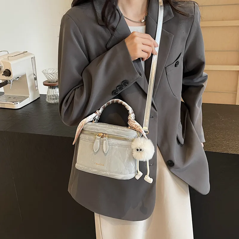 Worm's Home PU Bonded Synthetic Leather One Shoulder Handbags Regular Women's Black/Beige/Silver/Pink-5