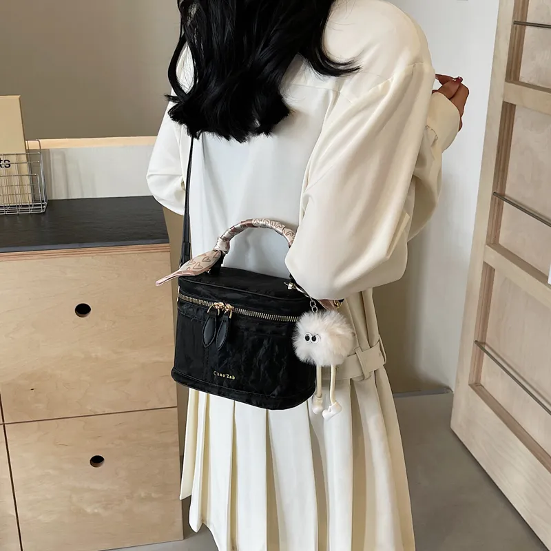 Worm's Home PU Bonded Synthetic Leather One Shoulder Handbags Regular Women's Black/Beige/Silver/Pink-9