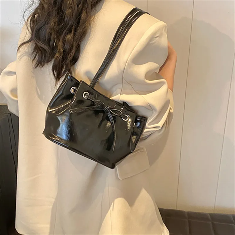 Worm's Home PU Tote Bag, Shopping Bag, Handbag, Shoulder Bag Regular Women's White/Red/Black/Pink/Blue-6