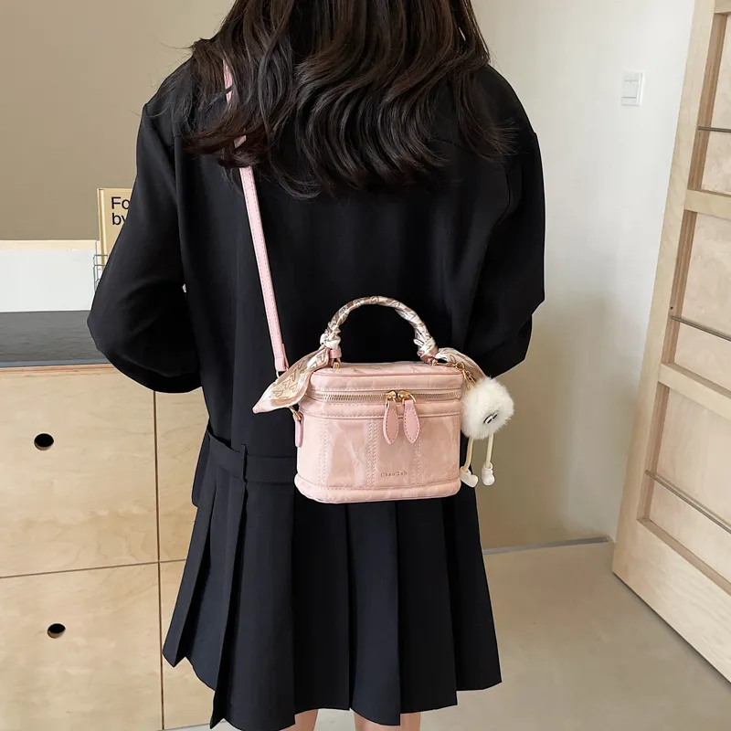 Worm's Home PU Bonded Synthetic Leather One Shoulder Handbags Regular Women's Black/Beige/Silver/Pink-14