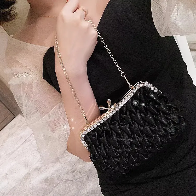 WHEELY BABY+ Silk Satin Crossbody Bag Clutch Regular Women's Black-2