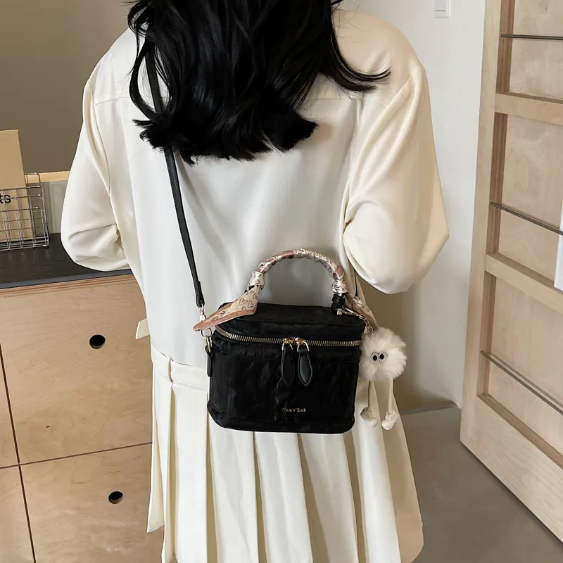 Worm's Home PU Bonded Synthetic Leather One Shoulder Handbags Regular Women's Black/Beige/Silver/Pink-10