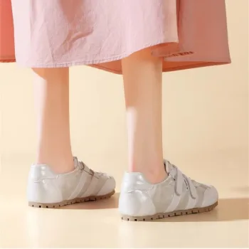 JimiXiong Lightweight Low Top Skateboard Shoes Women's