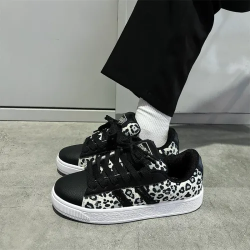 JimiXiong Low Top Skateboard Shoes Women's