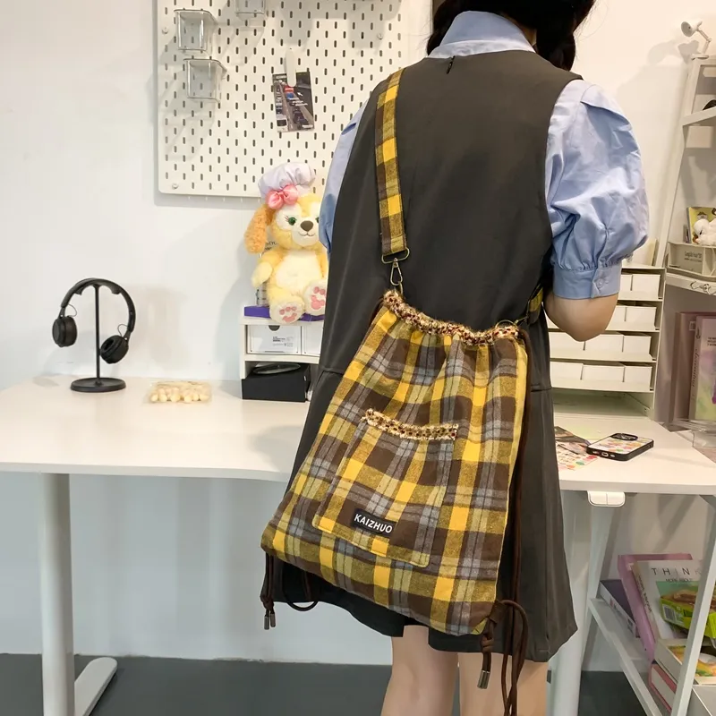 Alcohol dragon Crossbody Bags Yellow-9