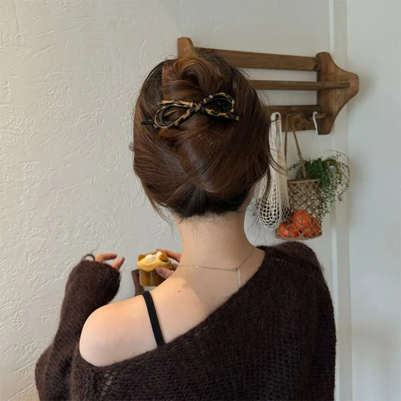 Like A Dream Acrylic Hair Clips Women's-2