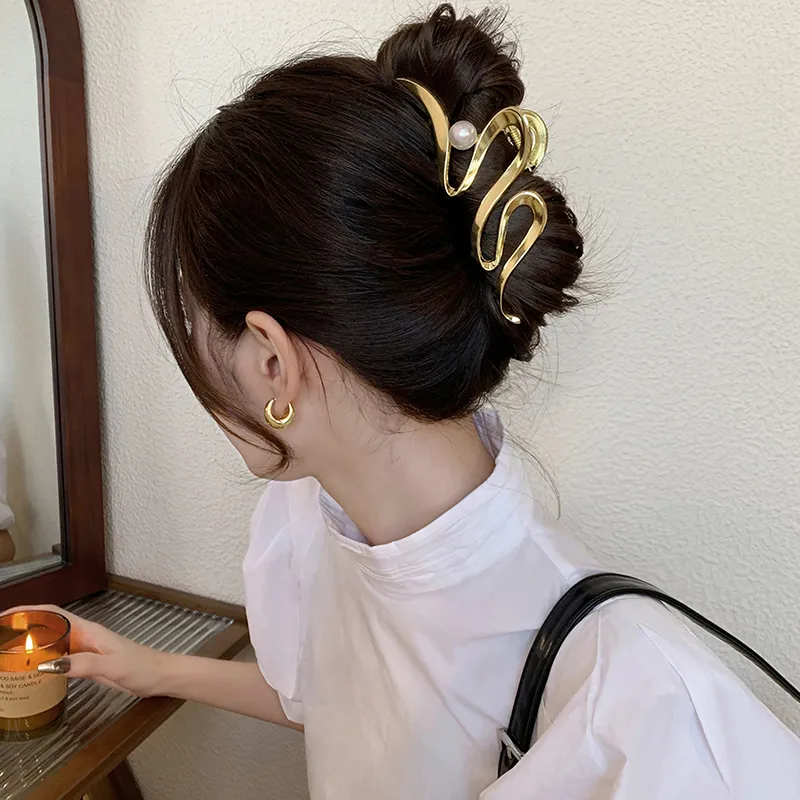 Like A Dream Unique Metal Plate Claw Clip Everyday Commute Versatile Hair Accessory Hair Clip Women's Multiple Colors-22