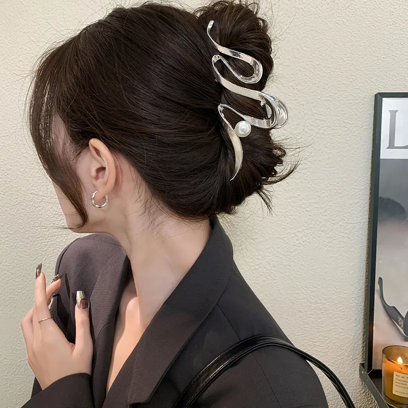 Like A Dream Unique Metal Plate Claw Clip Everyday Commute Versatile Hair Accessory Hair Clip Women's Multiple Colors-17
