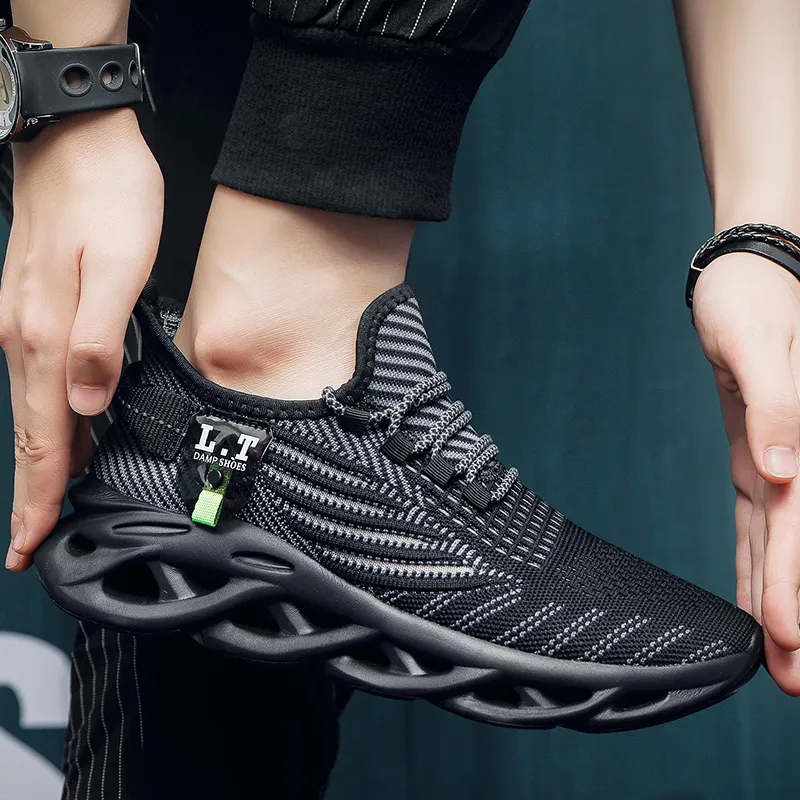 QIUTEXIONG Cushioning And Breathable Low Top Casual Marathon Training City Commute Running Shoes Men's-16