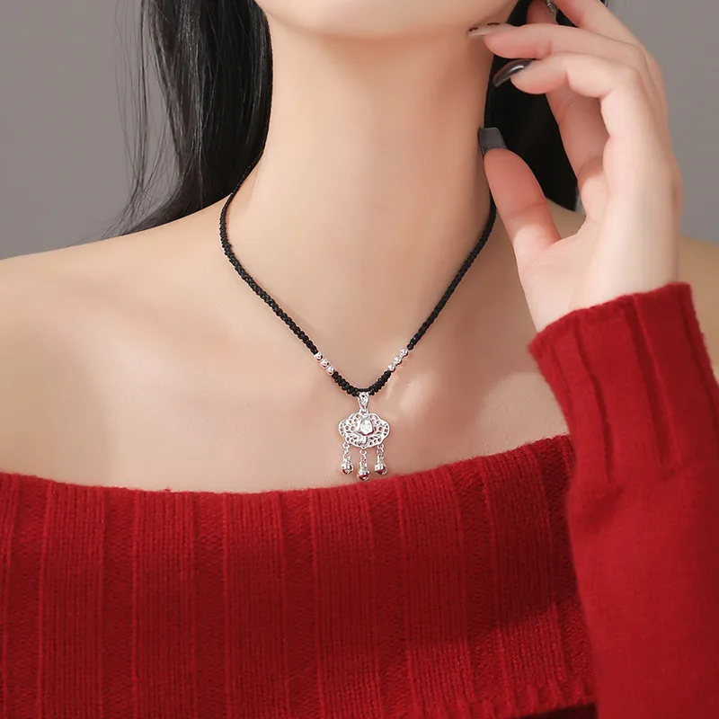 HOLLY RYAN Alloy Necklaces Women's-1