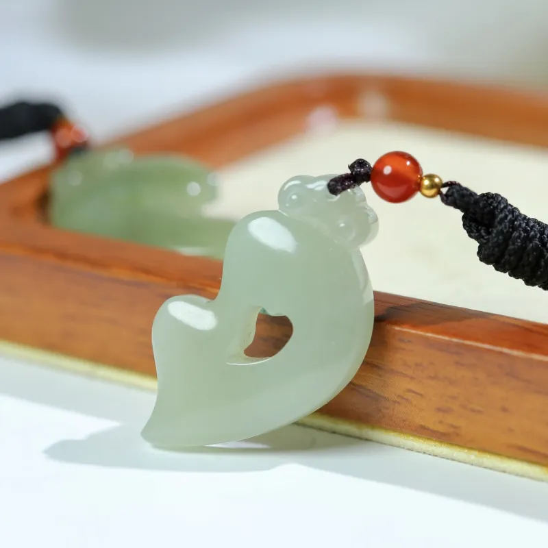 Jade Charm Yao Hetian Jade Necklaces White Jade/Pale Greenish White Jade Unisex-2
