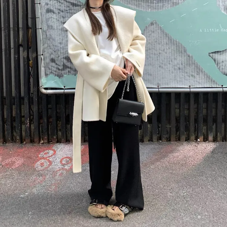 TORIGHT Velvet feel Coat Women's White-4