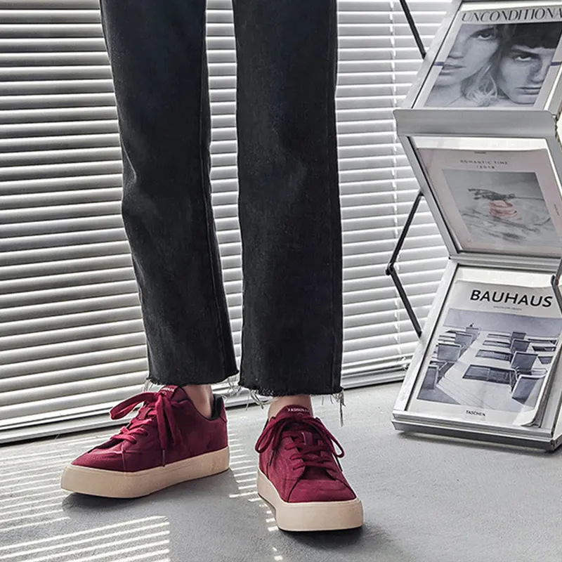 KATHRYN WILSON Durable Lightweight And Breathable Low Top Skateboard Shoes Men's Burgundy-1