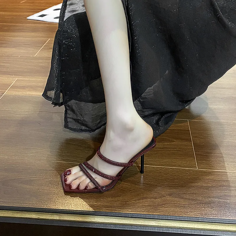 KATHRYN WILSON Rubber Sole Slip Resistant Slide Slippers Women's-6