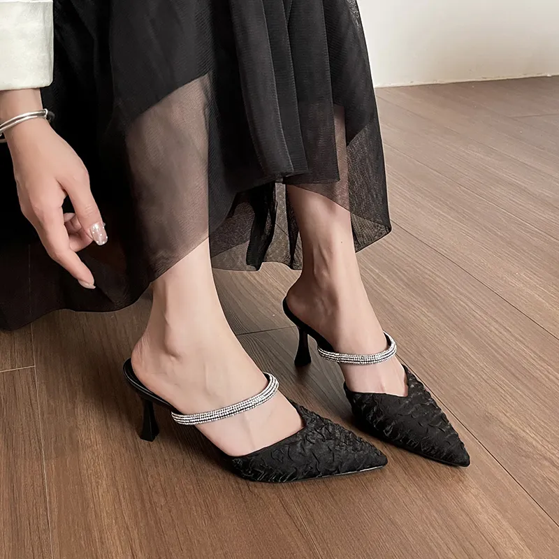 KATHRYN WILSON Closed Toe Slippers Women's-6
