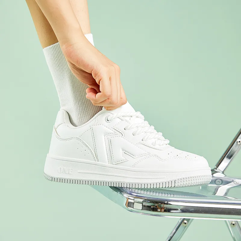 A1 Small White Shoes Coverage Wear-Resistant Lightweight Low-Top Skateboard Shoes Unisex-13