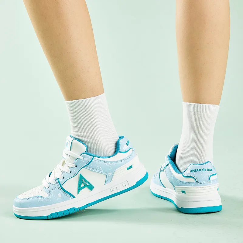A1 Blue And White Porcelain Coverage Abrasion Resistant Height Increasing Low Top Skateboard Shoes Unisex-10