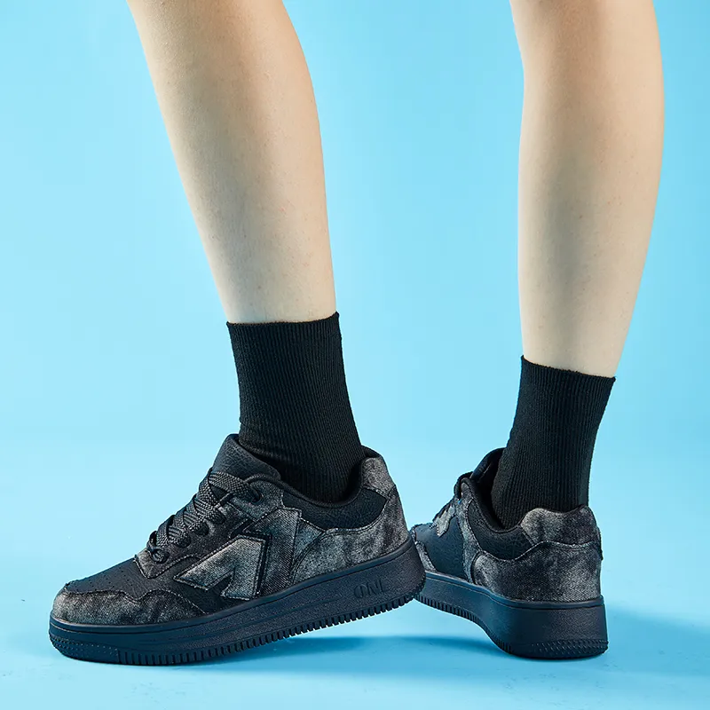 A1 Small White Shoes Coverage Wear-Resistant Lightweight Low-Top Skateboard Shoes Unisex-86