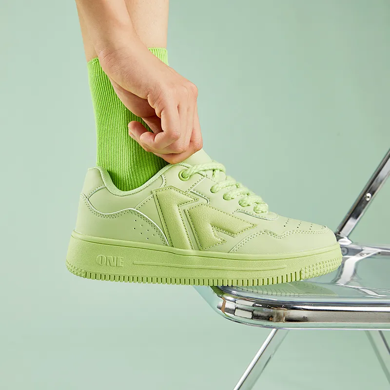 A1 Small White Shoes Coverage Wear-Resistant Lightweight Low-Top Skateboard Shoes Unisex-41