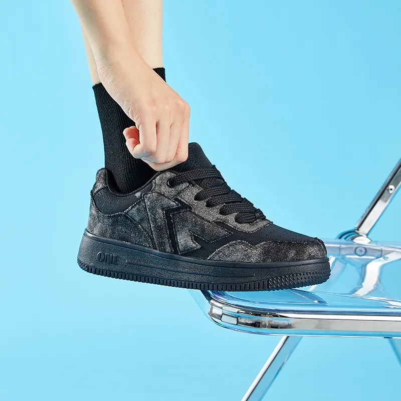 A1 Small White Shoes Coverage Wear-Resistant Lightweight Low-Top Skateboard Shoes Unisex-89