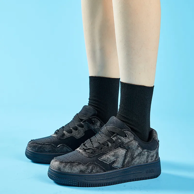 A1 Small White Shoes Coverage Wear-Resistant Lightweight Low-Top Skateboard Shoes Unisex-85