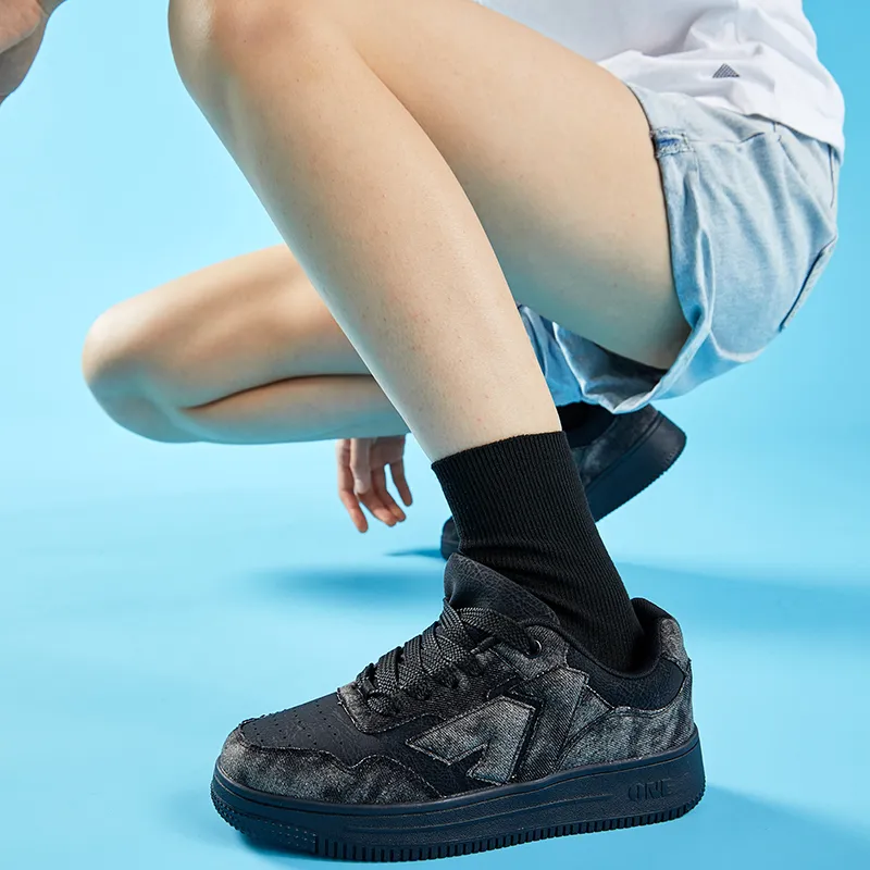 A1 Small White Shoes Coverage Wear-Resistant Lightweight Low-Top Skateboard Shoes Unisex-83