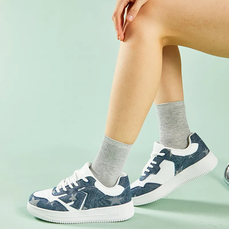 A1 Small White Shoes Coverage Wear-Resistant Lightweight Low-Top Skateboard Shoes Unisex-102