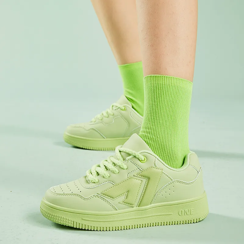 A1 Small White Shoes Coverage Wear-Resistant Lightweight Low-Top Skateboard Shoes Unisex-39
